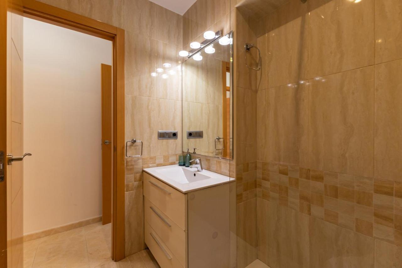 Charming 3 Bedroom Apartment At Triana Center By Oui Sevilla Buitenkant foto
